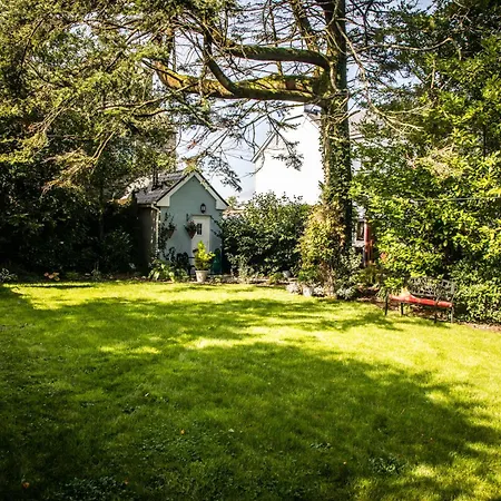 Herlihy's, Half-way-house Apartment
