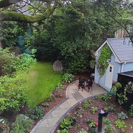 Апартаменты Herlihy's, Half-way-house Фарранфор