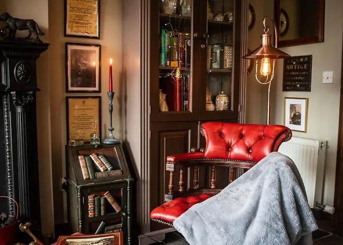 Herlihy's, Half-way-house Lejlighed *