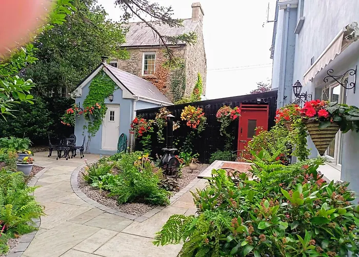 Herlihy's, Half-way-house *