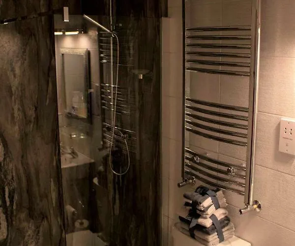 Herlihy's, Half-way-house * Farranfore